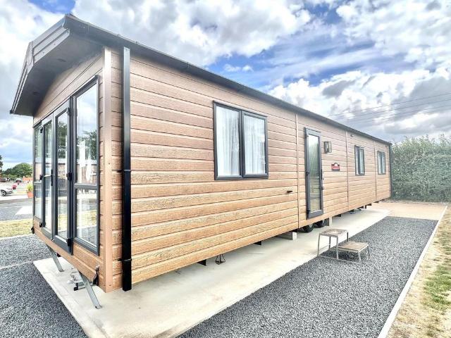 Park Home for sale in Crookhill, Worcestershire