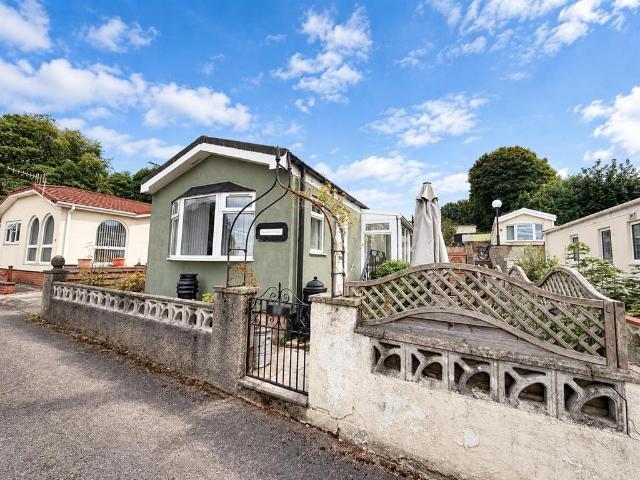 Park Home for sale in Cringles, Bradford