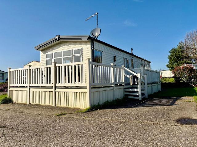 Park Home for sale in Stokesby, Norfolk