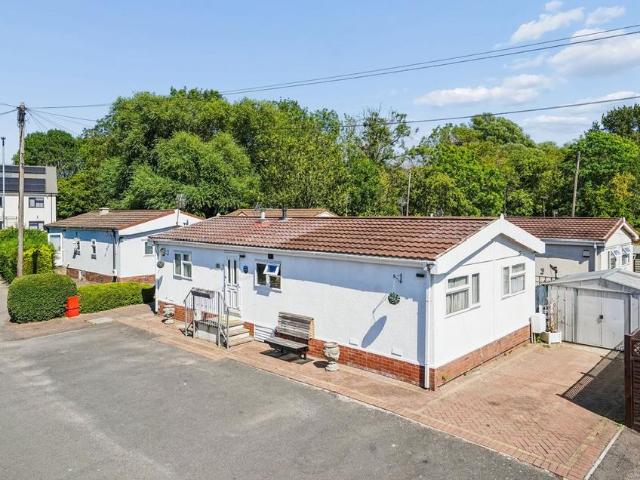 Park Home for sale in Harmondsworth, Greater London