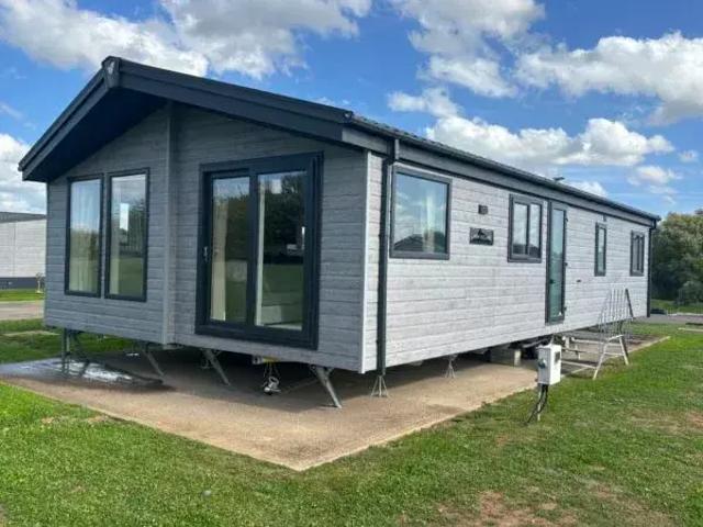 Park Home for sale in Lower Moor, Wychavon