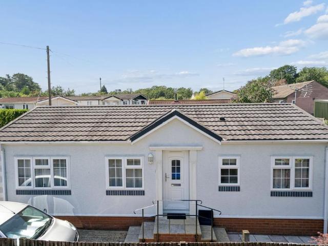 Park Home for sale in Denham