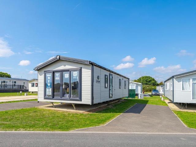 Park Home for sale in Eastbridge, Suffolk