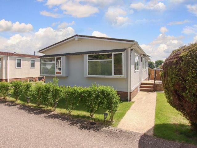 Park Home for sale in Cholesbury-cum-St Leonards, Chesham