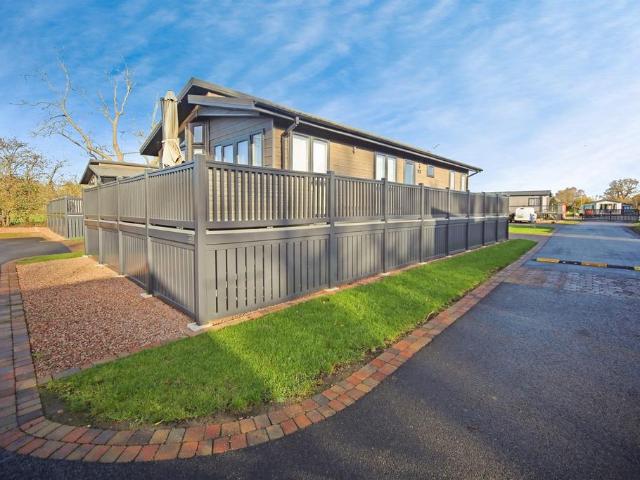 Park Home for sale in Tiddington, Alderminster