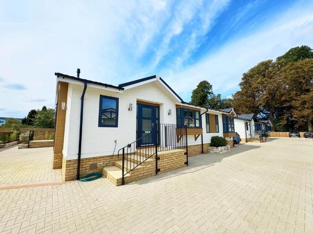 Park Home for sale in Row Town, Surrey