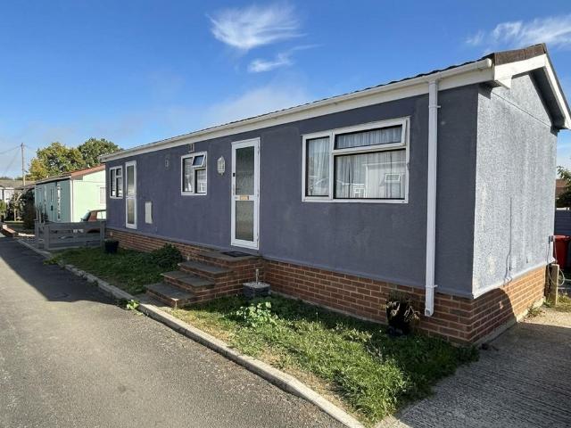 Park Home for sale in West Kingsdown, Sevenoaks