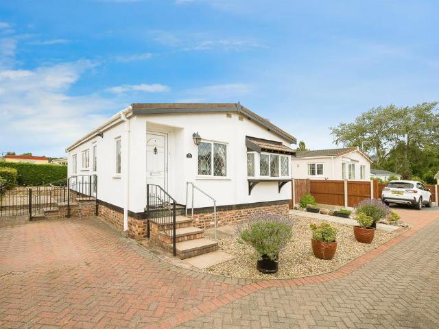 Park Home for sale in Elton
