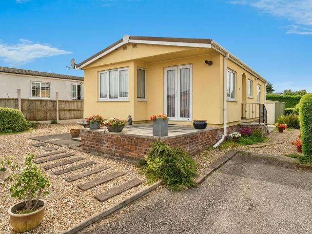 Park Home for sale in Elton