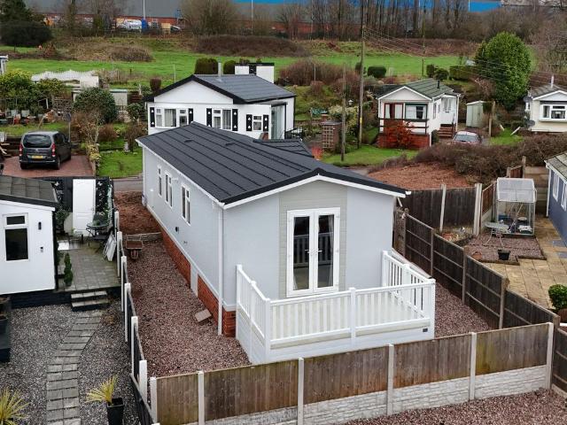 Park Home for sale in Brownhills, West Midlands