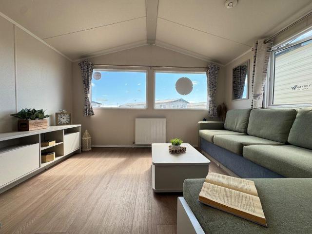 Park Home for sale in Cross In Hand, East Sussex