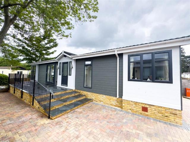 Park Home for sale in Bray