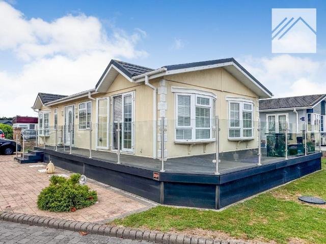 Park Home for sale in Leigh Beck, Essex