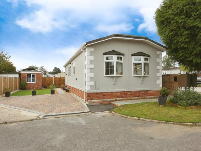 Park Home for sale in Hedge End, Helford