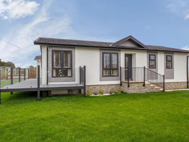 Park Home for sale in Hillborough, The Bridge
