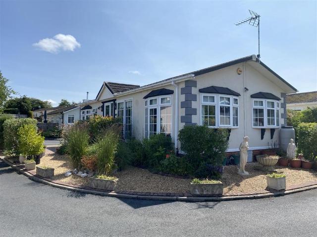 Park Home for sale in Rushock, Worcestershire