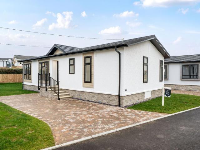 Park Home for sale in Hillborough, The Bridge