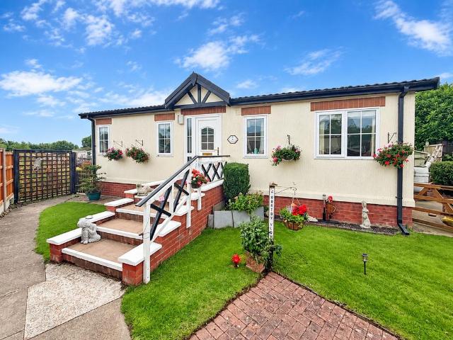 Park Home for sale in Hills Lane, Madeley