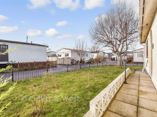 Park Home for sale in Littlecote, West Sussex