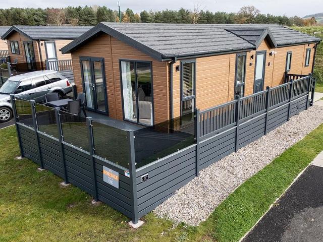 Park Home for sale in Brockhall Village, Paradise