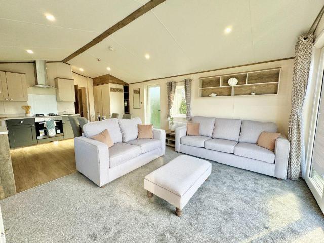 Park Home for sale in Dale Hill, Essex