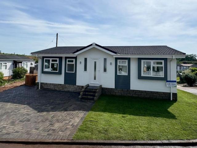 Park Home for sale in Brownhills, West Midlands