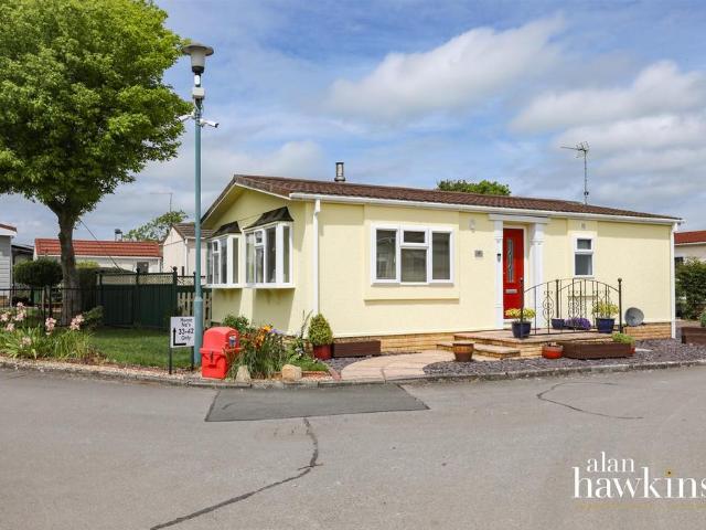 Park Home for sale in Lyneham and Bradenstoke, Bradenstoke