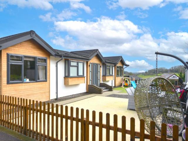 Park Home for sale in Bourton, Acton Round
