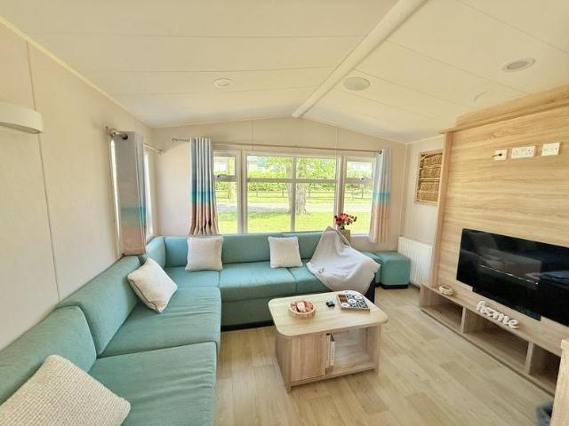 Park Home for sale in Stokesby, Norfolk