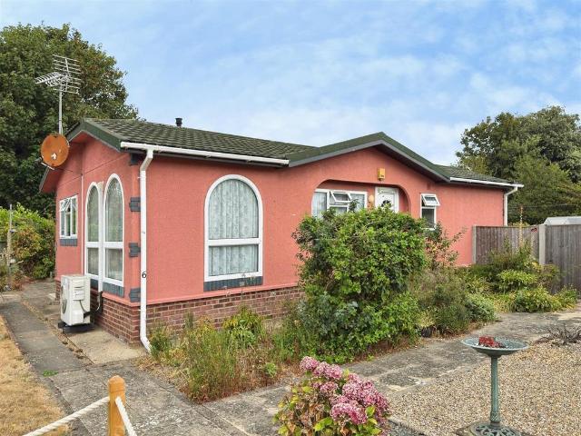 Park Home for sale in Eastbridge, Suffolk