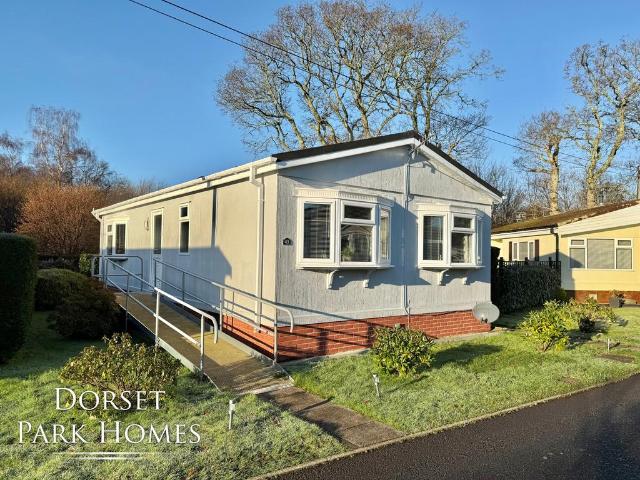 Park Home for sale in West Moors, Ferndown