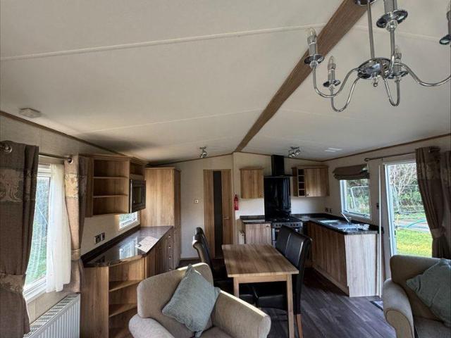 Park Home for sale in Eglwyscummin, Pendine