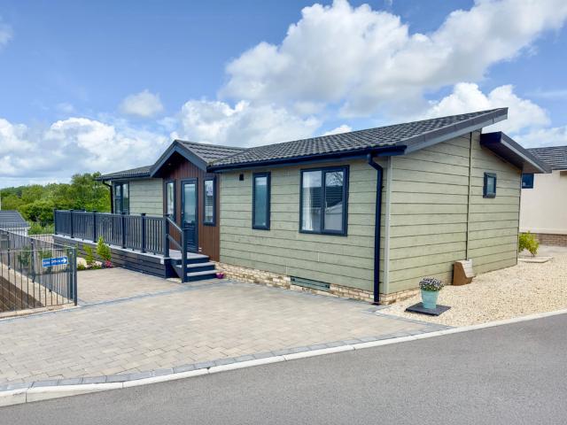 Park Home for sale in East End, Corfe Mullen