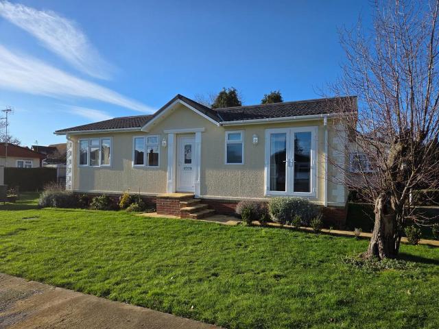 Park Home for sale in Denmead, Hampshire