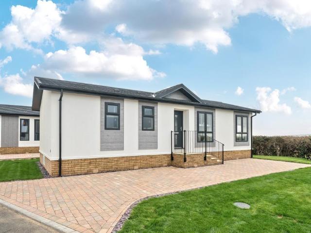 Park Home for sale in Milford-on-Sea, Ashurst Bridge