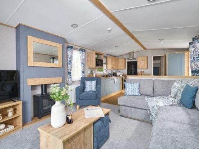 Park Home for sale in Fossebridge, Gloucestershire