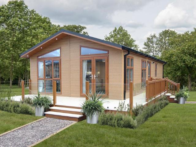 Park Home for sale in Meon Vale, Alderminster