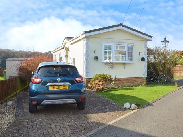 Park Home for sale in Slip End, Bedfordshire
