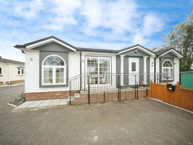 Park Home for sale in Norton Fitzwarren, Somerset