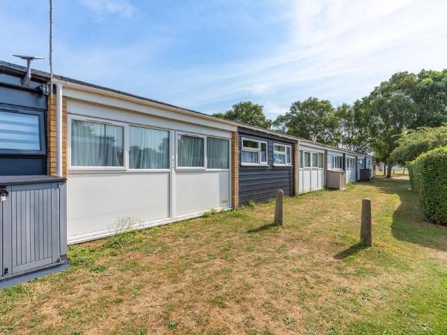 Park Home for sale in Stokesby, Norfolk
