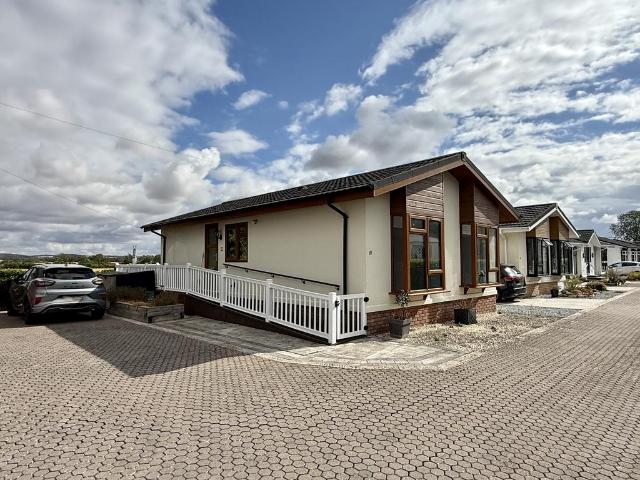 Park Home for sale in Alderminster, Warwickshire