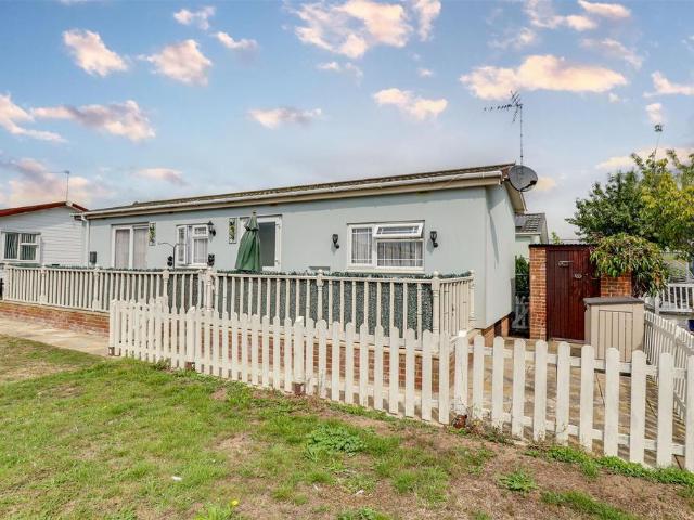 Park Home for sale in Canvey Island