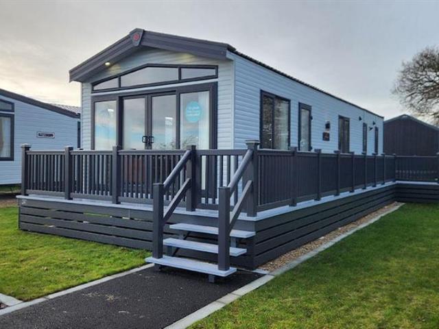 Park Home for sale in Spring Vale, Hampshire