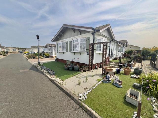 Park Home for sale in Newlands, Essex