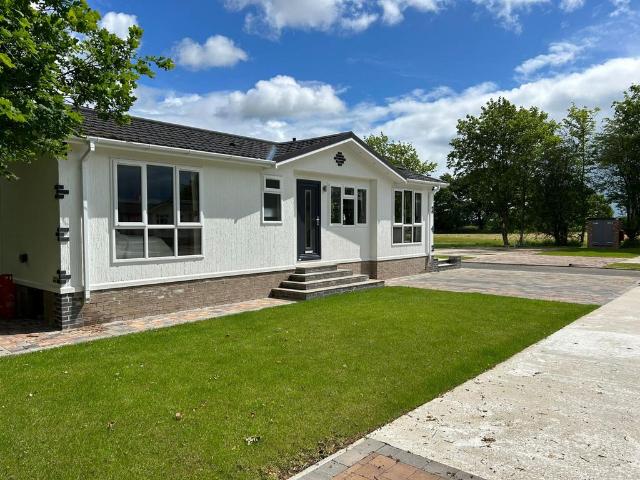 Park Home for sale in Newton Upon Derwent, East Riding Of Yorkshire