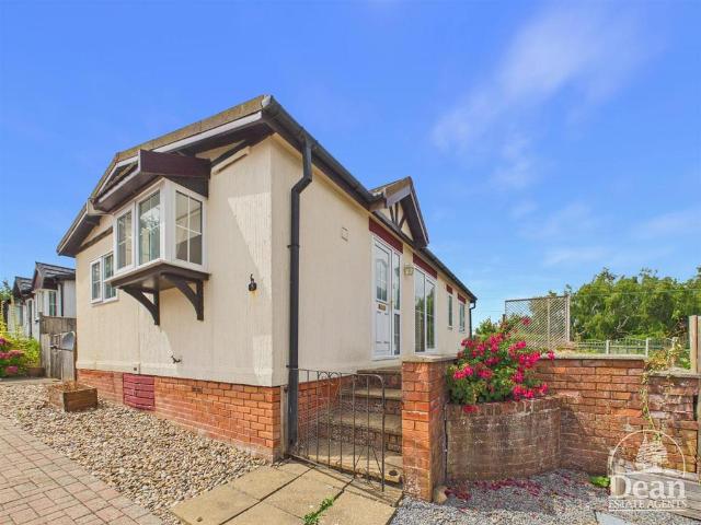 Park Home for sale in Berry Hill, Bromsberrow Heath