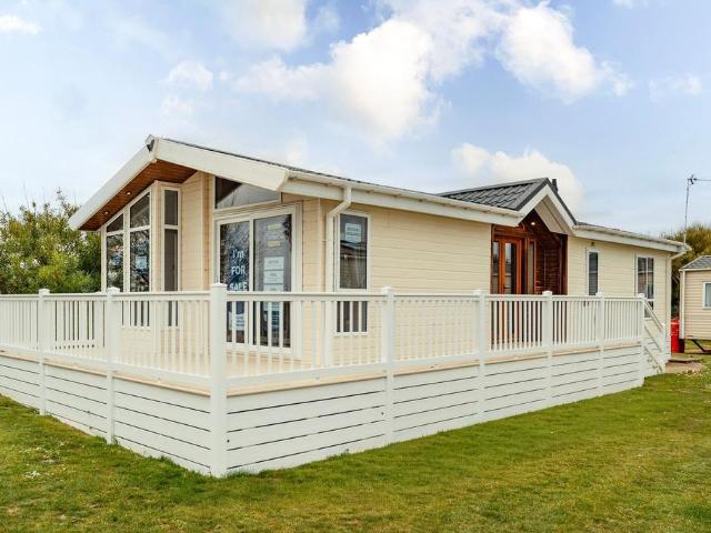 Park Home for sale in Eastbridge, Suffolk