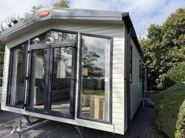 Park Home for sale in East Williamston, Wales