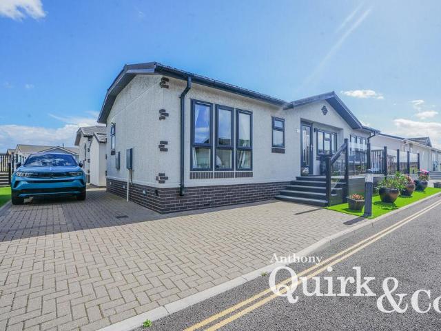 Park Home for sale in Canvey Island