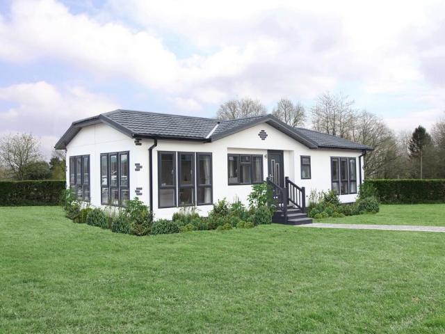 Park Home for sale in Crostwick, Norfolk